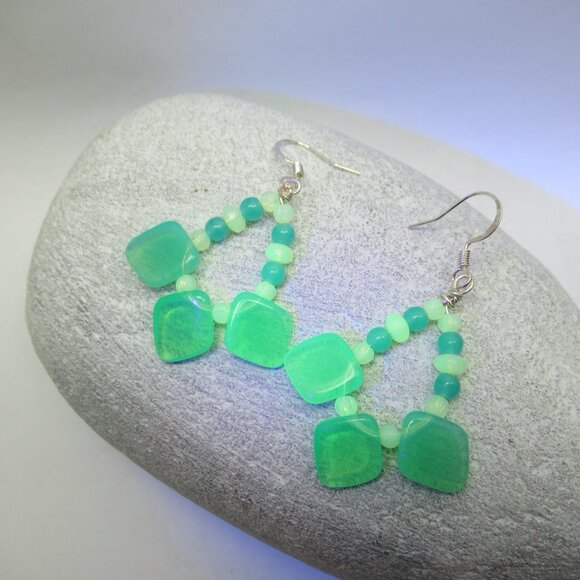 Uranium glass earrings - Picture 8 of 13